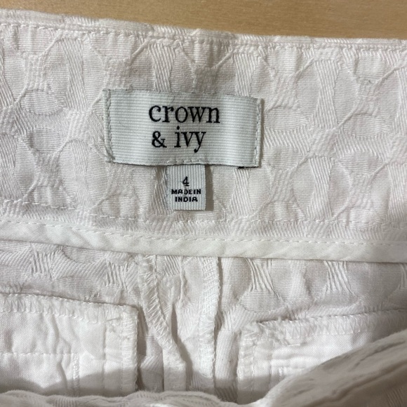 Crown & Ivy Women's White Scalloped Shorts Size 4 (MO) - Picture 4 of 7